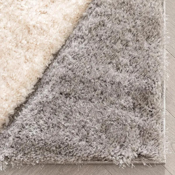 Luxury_Shaggy_Carpet_With_Non_Slip_Backing_Perfect_For_Living_Room_Bedroom_Etc_Crl_Black_Silver