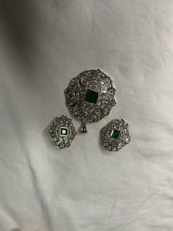 Silver-Toned_Emerald_Green_Crystal_Brooch_And_Earrings_Set_For_Women