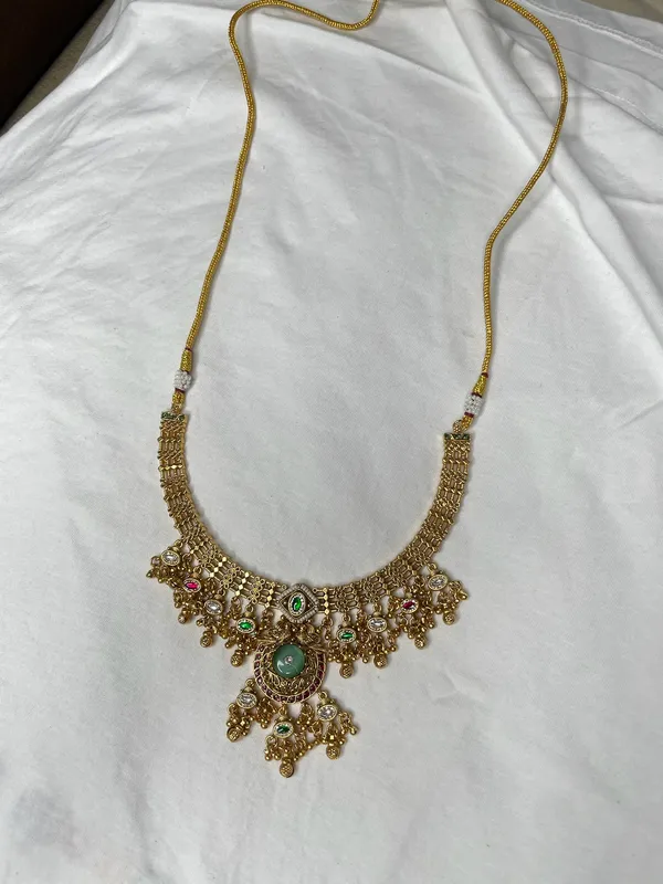Antique_Gold_Kundan_Green_Stone_Traditional_Necklace_Set_For_Women