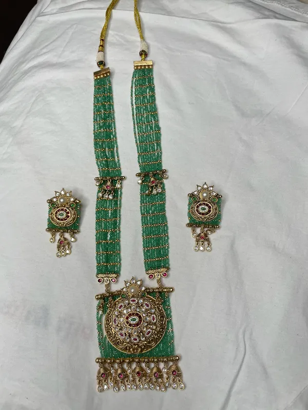 Green_Antique_Gold_Kundan_Stone_Long_Necklace_Set_With_Earrings_For_Women