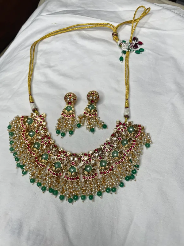 Multicolor_Antique_Gold_Kundan_Green_Red_Stone_Necklace_Set_For_Women