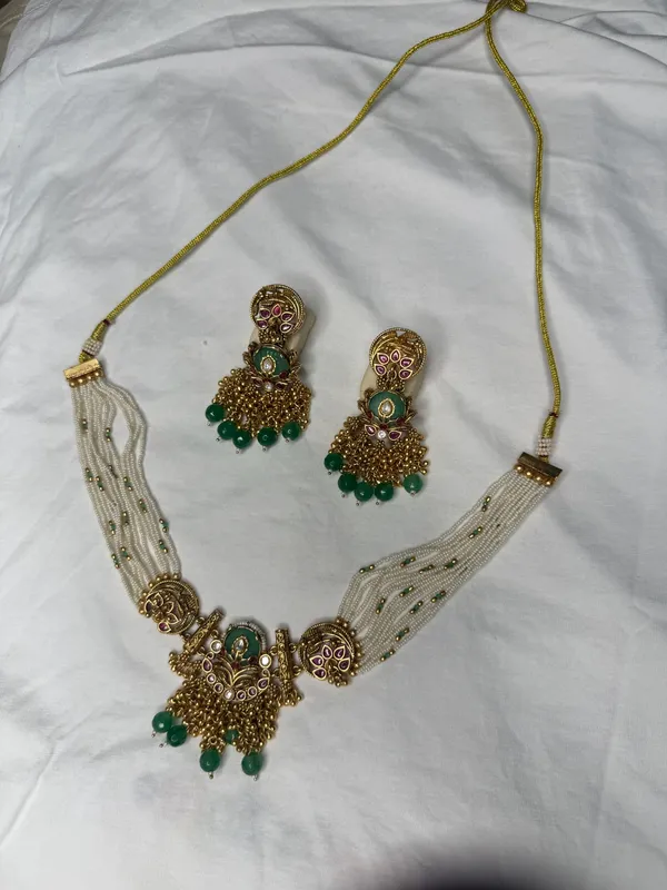 Multicolor_Antique_Gold_Peacock_Green_Stone_Necklace_Jhumka_Set_For_Women