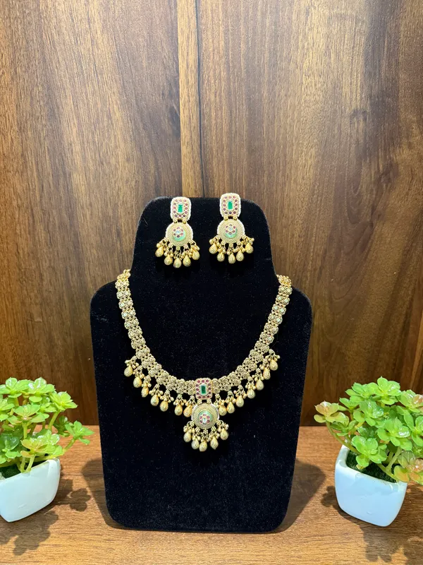Antique_Gold_Green_Maroon_Stone_Traditional_Necklace_Set_For_Women