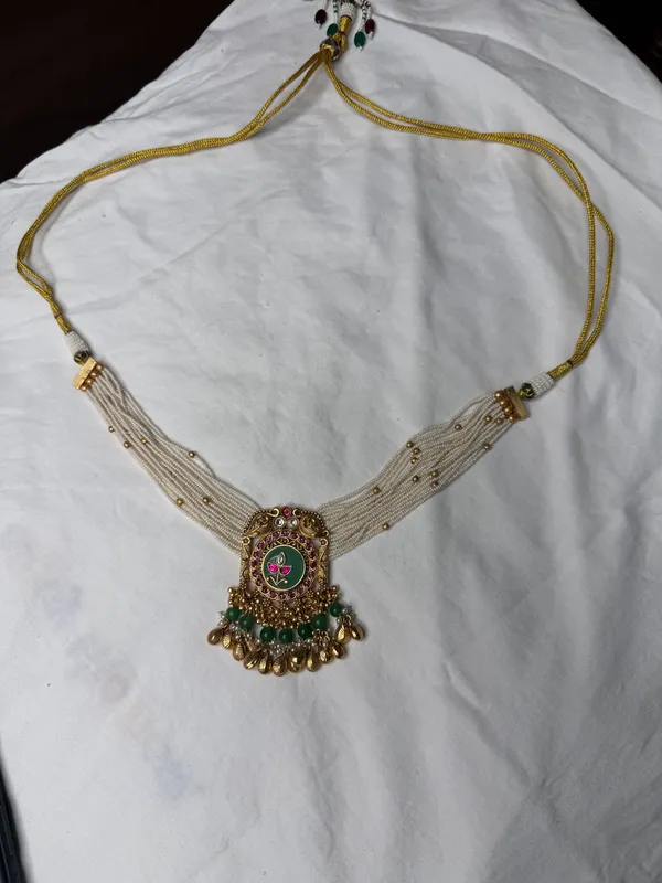Antique_Gold_Green_Stone_Beaded_Pendant_Necklace_Set_With_Earrings_For_Women