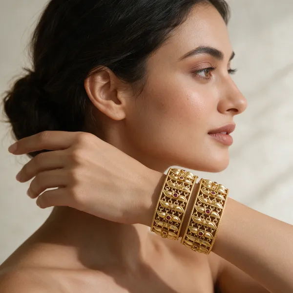 Gold-Toned_Ruby_And_White_Kundan_Temple_Lock-Type_Kada_Bangle_For_Women