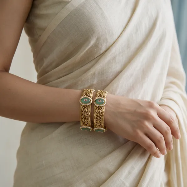 Gold-Tone_Green_Stone_Kundan_Bangle_Set_For_Women