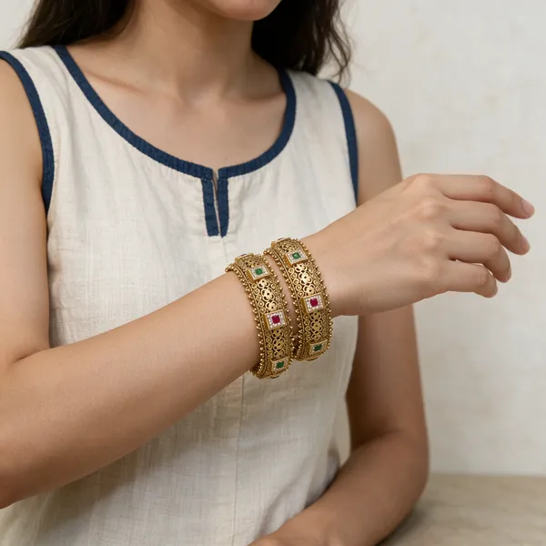 Gold-Toned_Copper_Alloy_Kundan_Gemstone_Kada_Bangles_For_Women