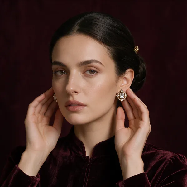 Silver_Toned_Crystal_Floral_Stud_Earrings_For_Women