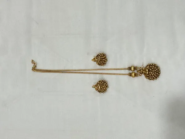 Antique_Gold_Pendant_Necklace_Earring_Set_For_Women