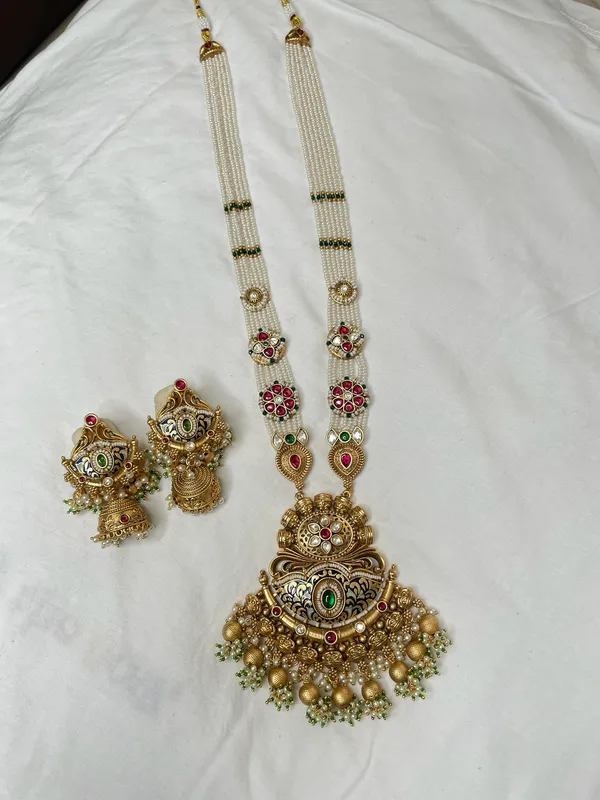 Multicolor_Antique_Gold_Kundan_Pearl_Beaded_Necklace_Set_For_Women