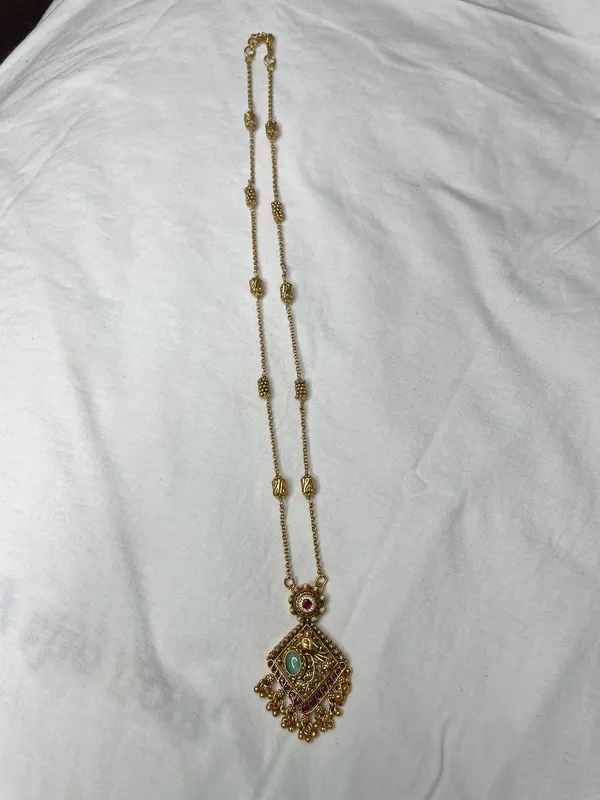 Multicolor_Antique_Gold_Kundan_Pendant_Necklace_Set_For_Women