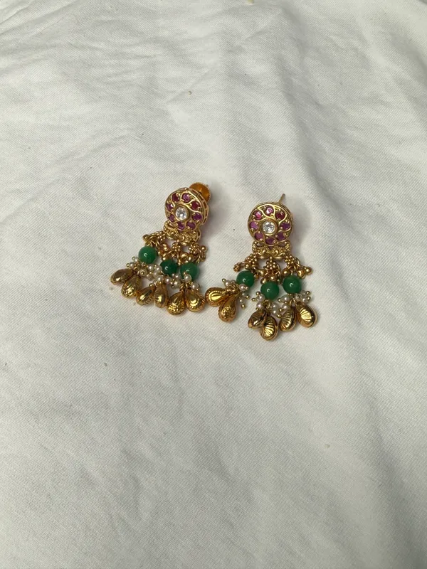 Antique_Gold_Green_Stone_Beaded_Pendant_Necklace_Set_With_Earrings_For_Women