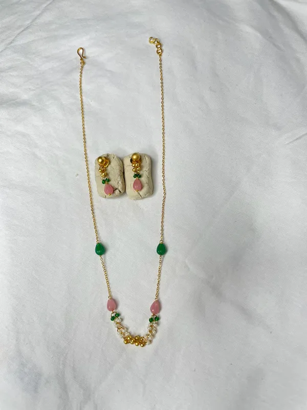 Multicolor_Gold_Pink_Green_Beaded_Necklace_Earrings_Set_For_Women