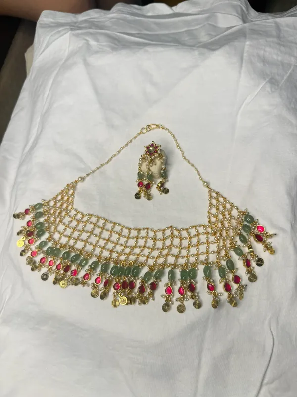 Multicolor_Gold-Toned_Kundan_Choker_Necklace_Set_Green_Red_Stones_For_Women