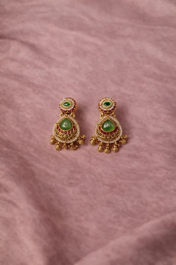 Antique_Gold-Toned_Kundan_Green_Red_Stone_Necklace_Set_For_Women