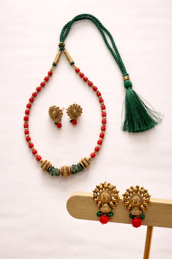 Antique_Gold-Toned_Copper_Alloy_Red_Green_Beaded_Temple_Necklace_Set_For_Women