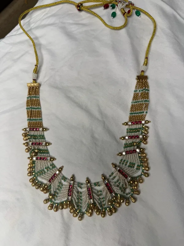 Multicolor_Alloy_Beaded_Green_Pink_Gold-Toned_Necklace_Set_For_Women