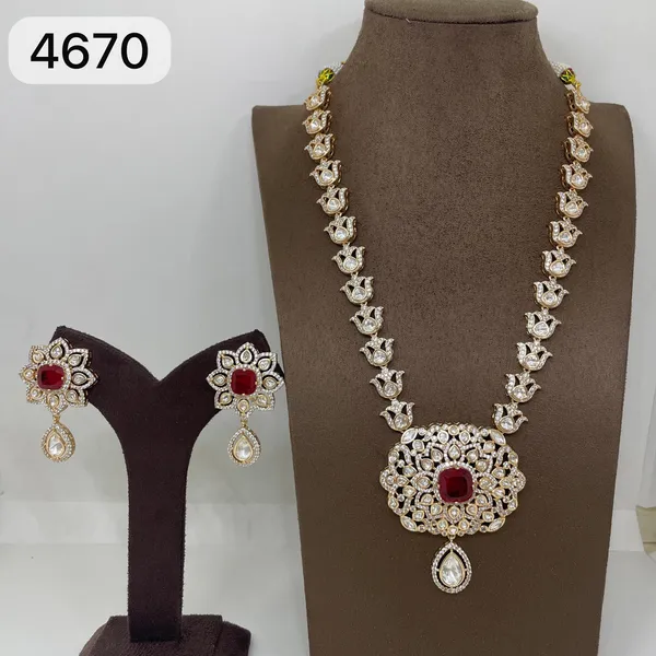 Red_Gold-Toned_Copper_Alloy_Kundan_Necklace_Set_For_Women