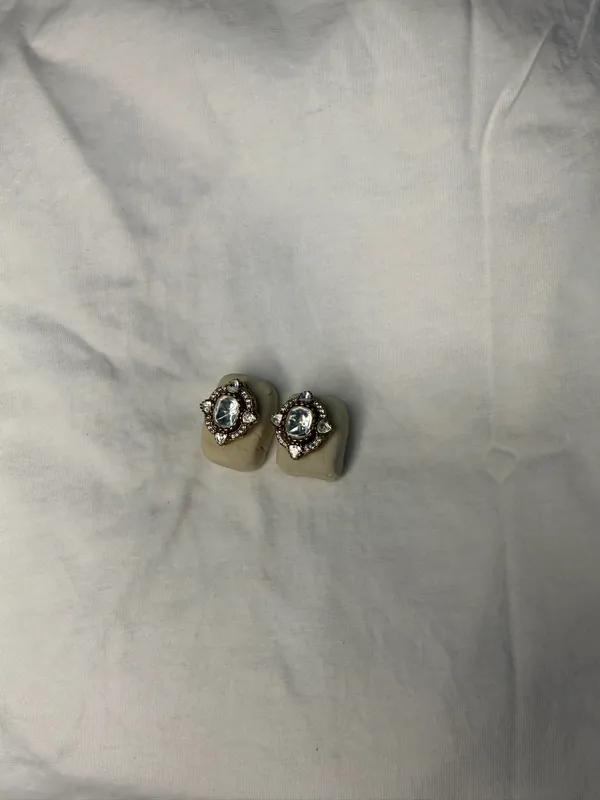 Cream_Silver-Toned_Copper_Alloy_Crystal_Oval_Stud_Earrings_For_Women
