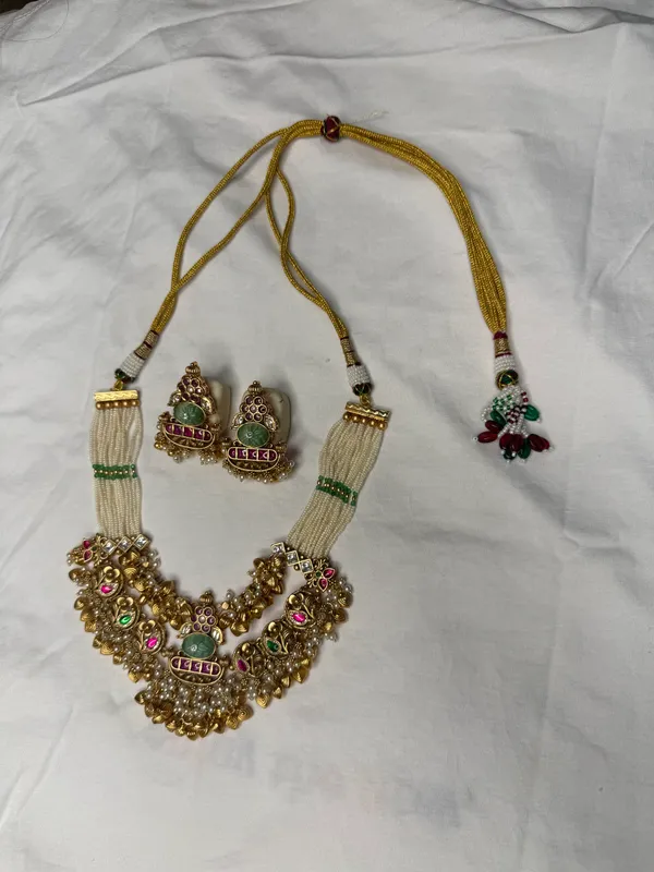 Multicolor_Gold-Toned_Kundan_Choker_Necklace_Set_For_Women