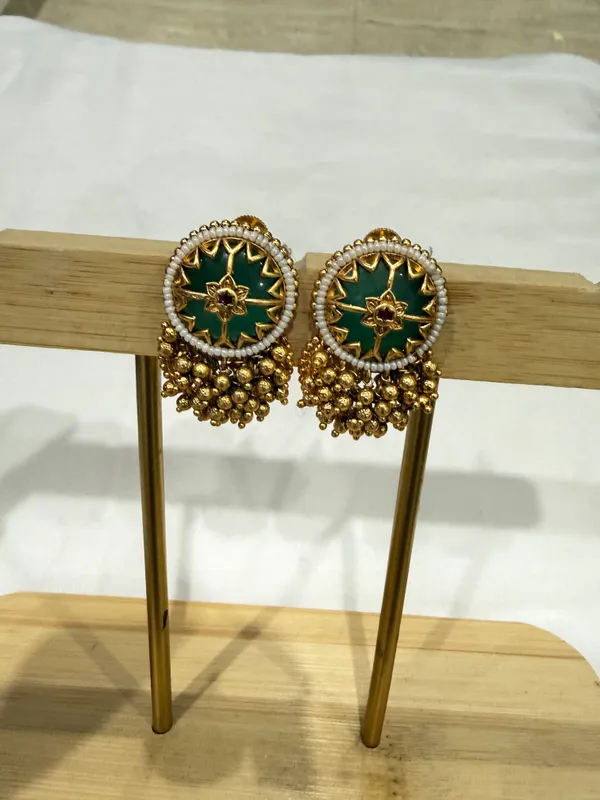 Green_Antique_Gold_Meenakari_Enamel_Necklace_Earring_Set_For_Women