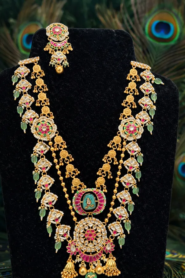 Antique_Gold-Toned_Copper_Alloy_Kundan_Green_Pink_Stone_Necklace_Set_For_Women