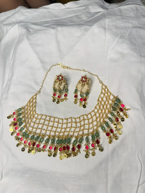 Multicolor_Gold-Toned_Kundan_Choker_Necklace_Set_Green_Red_Stones_For_Women