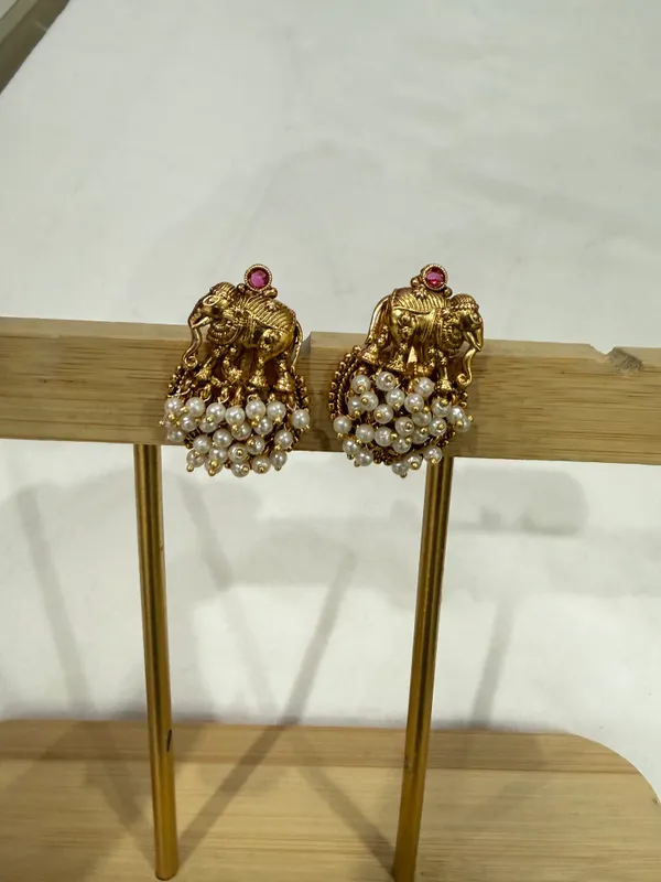 Multicolor_Alloy_Antique_Gold_Kundan_Pearl_Red_Stone_Necklace_Set_For_Women