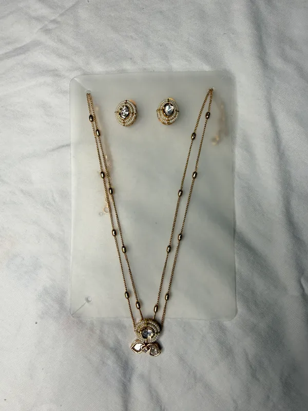 Gold-Toned_Copper_Alloy_Crystal_Pendant_Necklace_Set_For_Women