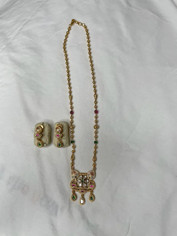 Antique_Gold-Toned_Red_Green_Gemstone_Necklace_Set_For_Women