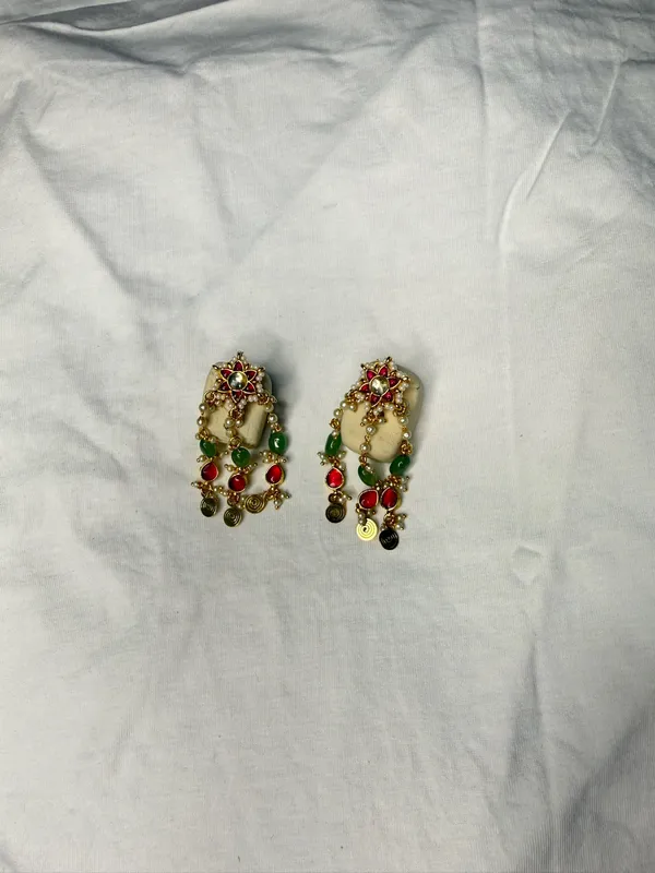 Multicolor_Gold-Toned_Kundan_Choker_Necklace_Set_Green_Red_Stones_For_Women