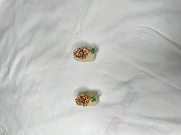 Multicolor_Gold_Toned_Ruby_Red_Green_Kundan_Pendant_Earring_Set_For_Women