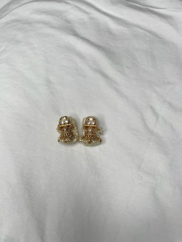 Antique_Gold_Copper_Alloy_Pearl_Kundan_Jhumka_Necklace_Set_For_Women
