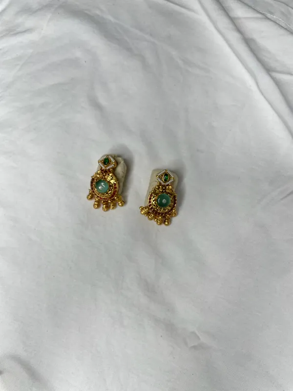 Antique_Gold_Kundan_Green_Stone_Traditional_Necklace_Set_For_Women