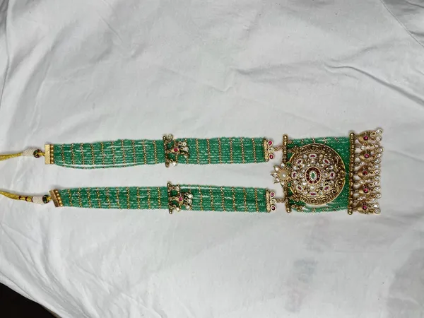 Green_Antique_Gold_Kundan_Stone_Long_Necklace_Set_With_Earrings_For_Women