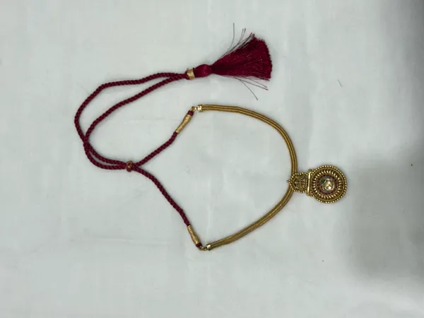 Gold-Toned_Kundan_Necklace_Set_With_Maroon_Beaded_Dori_For_Women