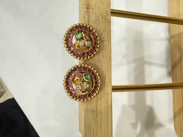 Gold-Toned_Kundan_Necklace_Set_With_Maroon_Beaded_Dori_For_Women