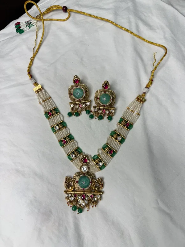 Green_Gold-Toned_Alloy_Pearl_Kundan_Stone_Necklace_Set_For_Women