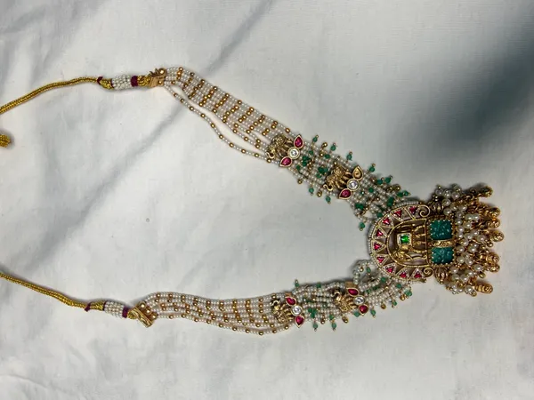 Multicolor_White_Pearl_Kundan_Green_Stone_Necklace_Set_For_Women