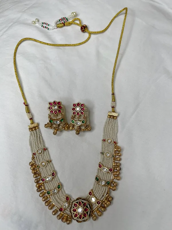 Multicolor_Antique_Gold_Kundan_Pearl_Beaded_Necklace_Set_For_Women