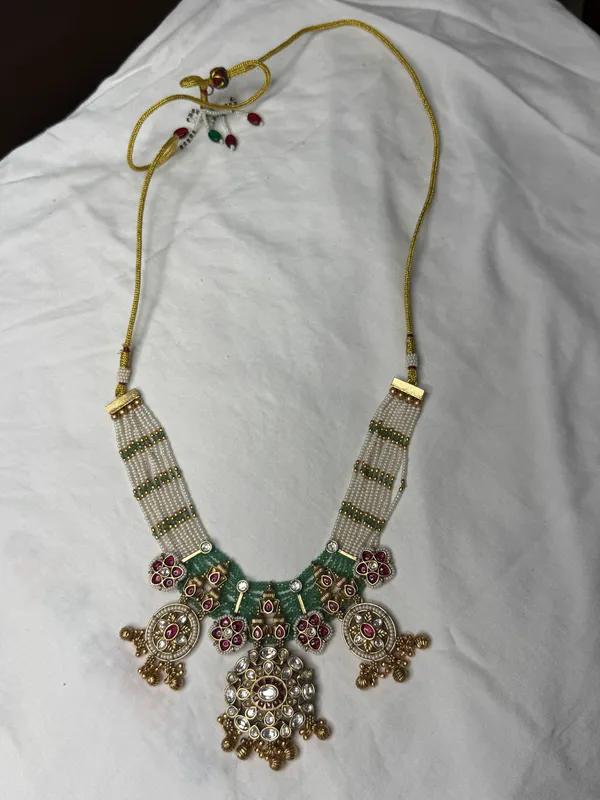 Multicolor_Antique_Gold_Kundan_Pearl_Beaded_Necklace_And_Earring_Set_For_Women
