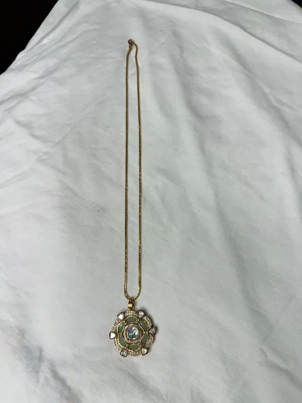 Green_Gold-Tone_Floral_Pendant_Necklace_Set_For_Women