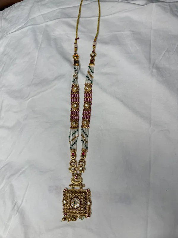 Multicolor_Antique_Gold-Toned_Kundan_Necklace_Set_With_Jhumka_Earrings_For_Women