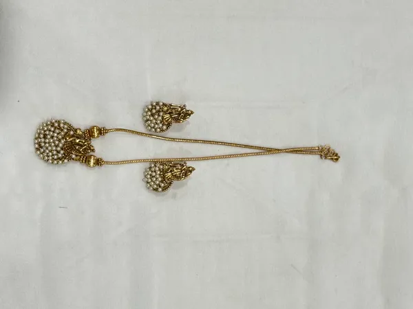 Antique_Gold_Pearl_Jhumka_Necklace_Set_With_Matching_Earrings_For_Women