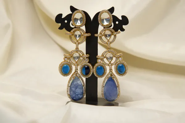 Gold-Toned_Copper_Alloy_Blue_Stone_Chandelier_Drop_Earrings_For_Women