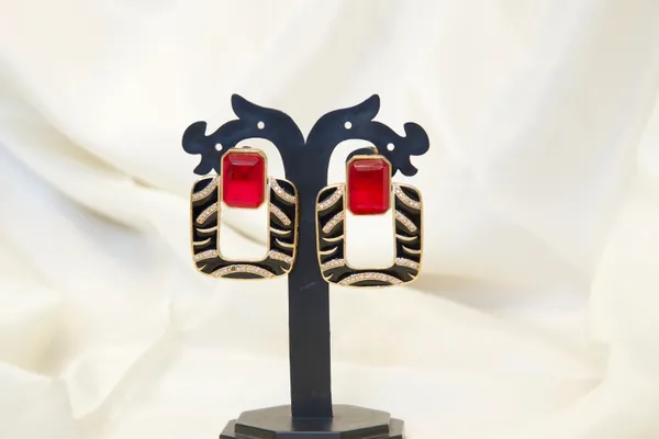 Off-White_Copper_Alloy_Red_Enamel_Geometric_Stud_Earrings_For_Women