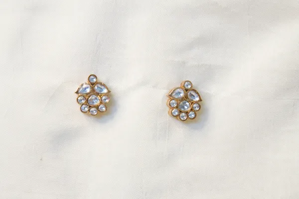 Gold-Toned_Copper_Alloy_Floral_Crystal_Stud_Earrings_For_Women