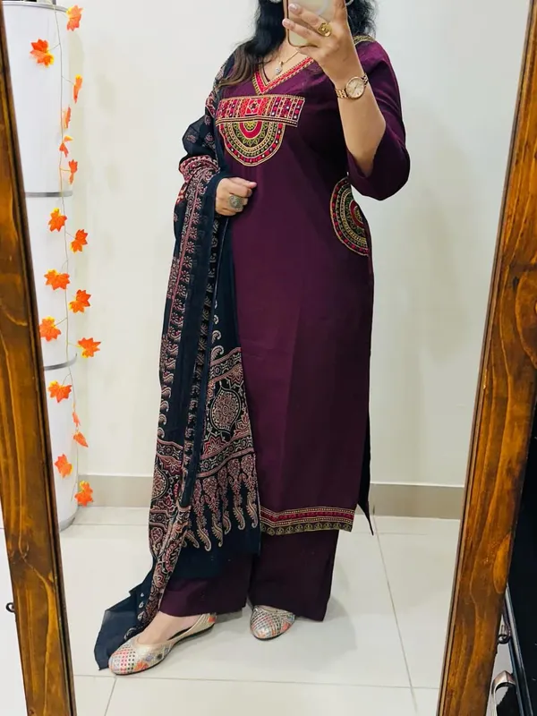 Elegant_Black_Embroidered_Kurta_Set_With_Printed_Dupatta_For_Women_|_Festive_Ethnic_Wear