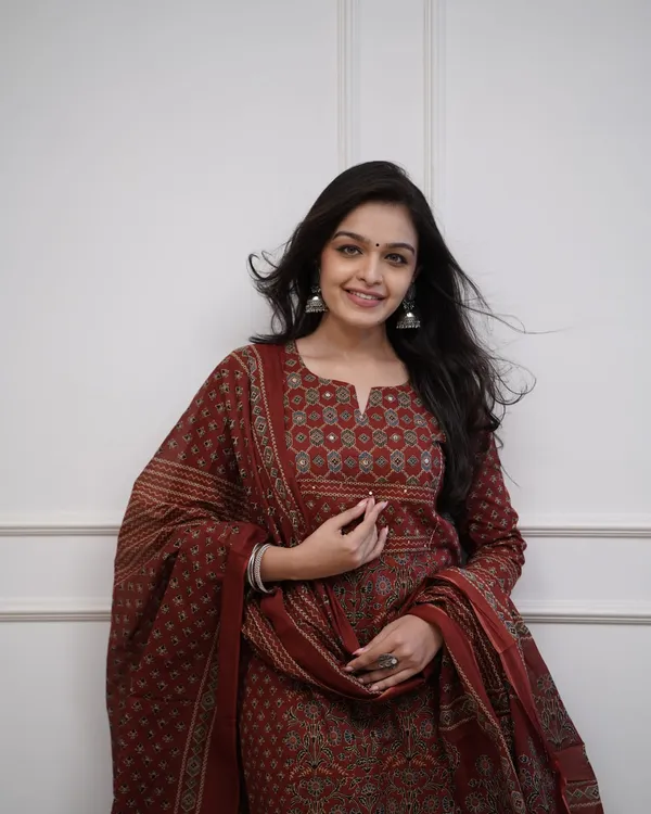 Maroon_Elegant_Printed_Cotton_Salwar_Suit_Set_With_Dupatta