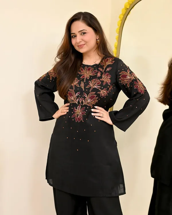 Black_Embroidered_Kurti_Pant_Set_For_Women_|_Elegant_Festive_&_Casual_Wear_Co-Ord_Set